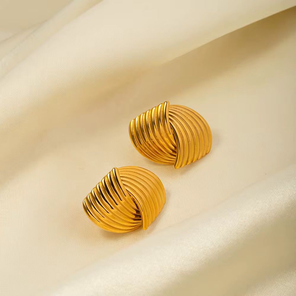 Classic Retro Knot Earrings – 18K Gold Plated