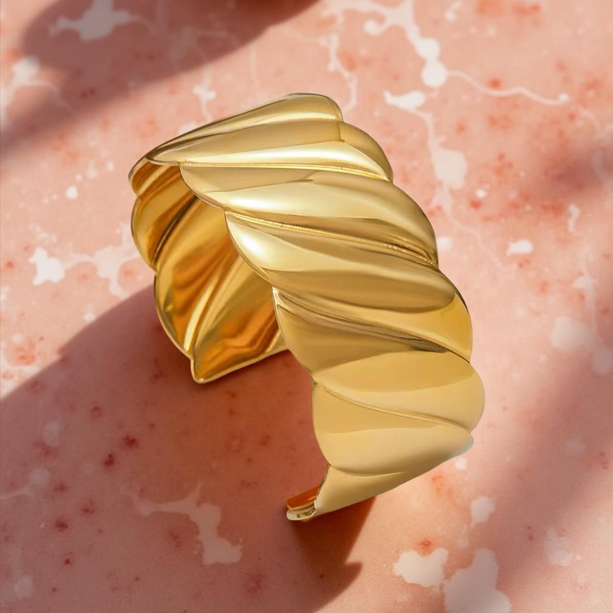Twisted Harmony Statement Cuff – Bold & Timeless Elegance