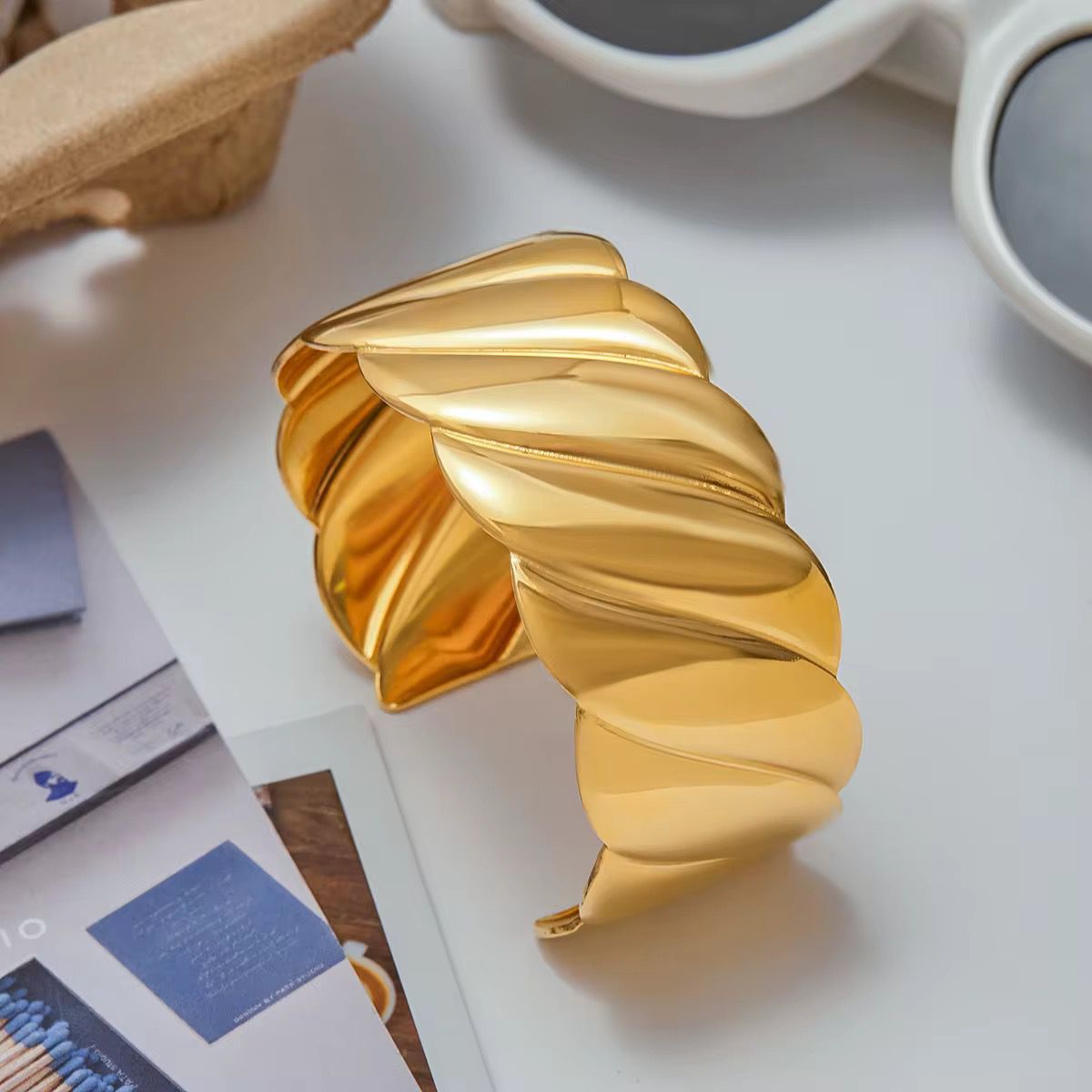 Twisted Harmony Statement Cuff – Bold & Timeless Elegance