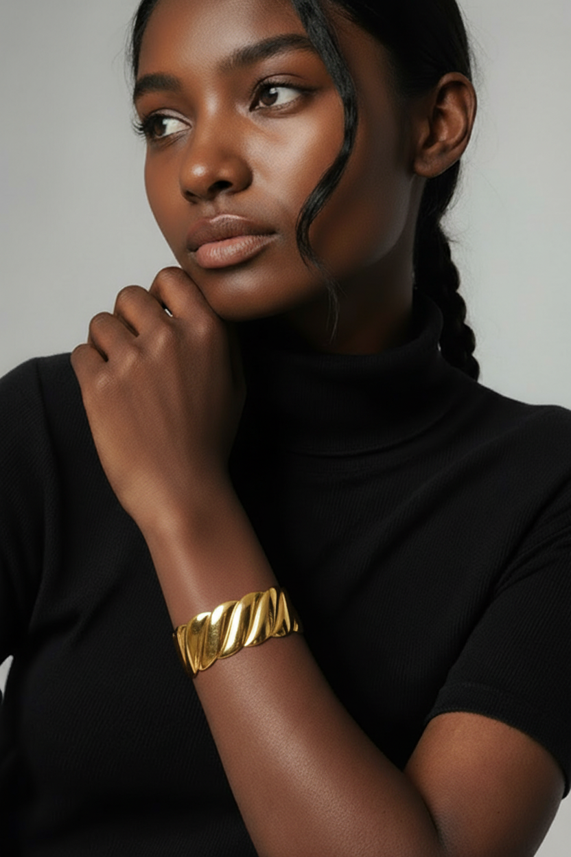 Twisted Harmony Statement Cuff – Bold & Timeless Elegance