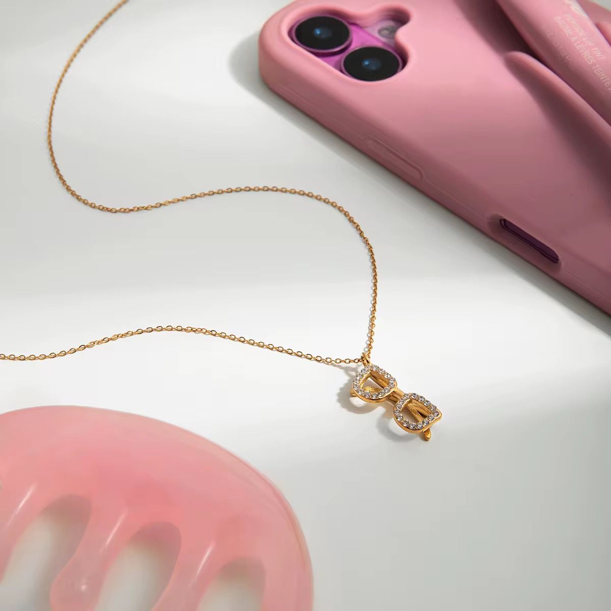 Sparkling Crystal Eyewear Necklace – 18K Gold Plated, No Tarnish